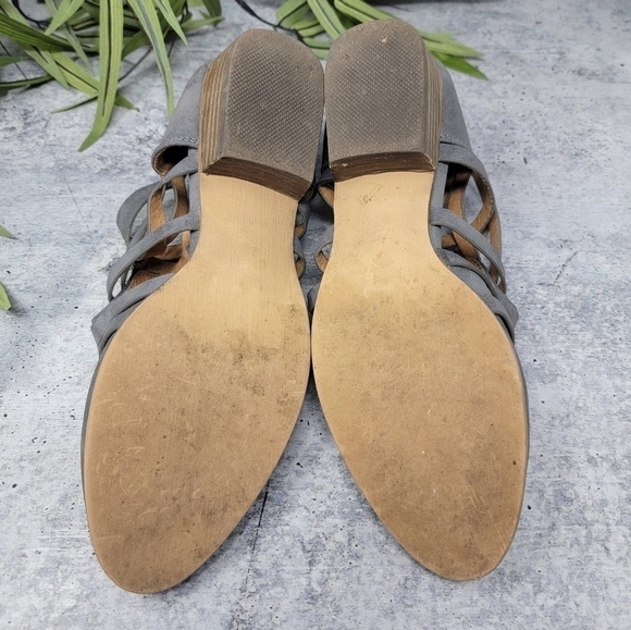 ARider Girl | Gray Strappy Criss Cross Low Heel Booties Shoes Size 7.5 - Picture 3 of 10